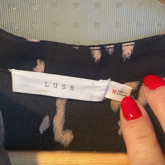 Lush 3/4 sleeve blouse - Picture 2 of 3
